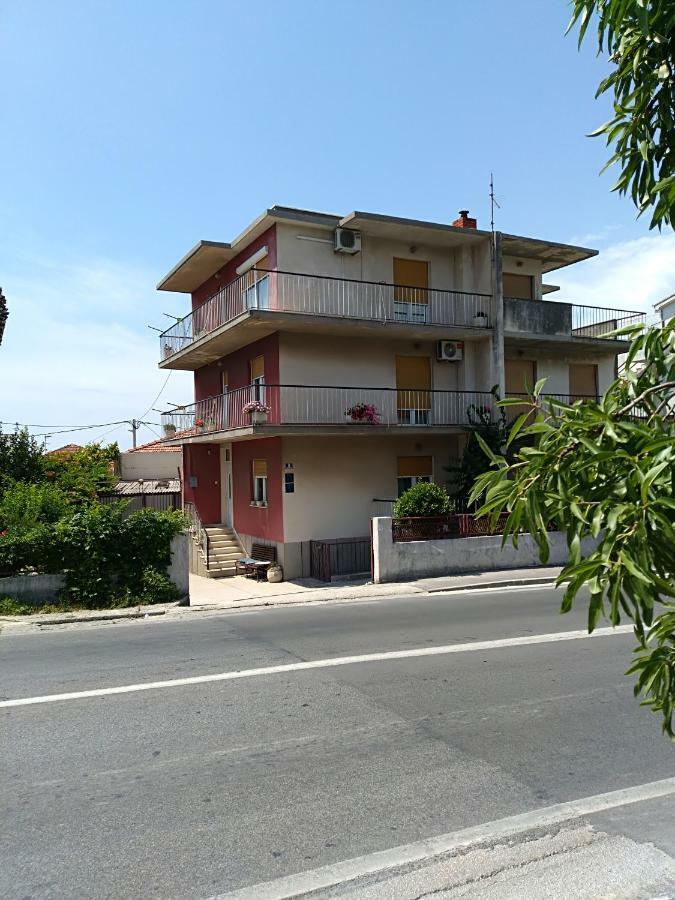 Apartments Pericic Podstrana Luaran gambar