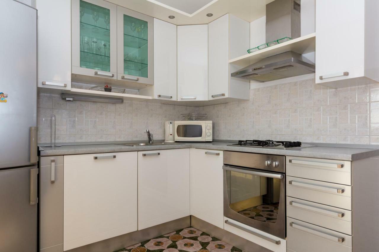 Apartments Pericic Podstrana Luaran gambar