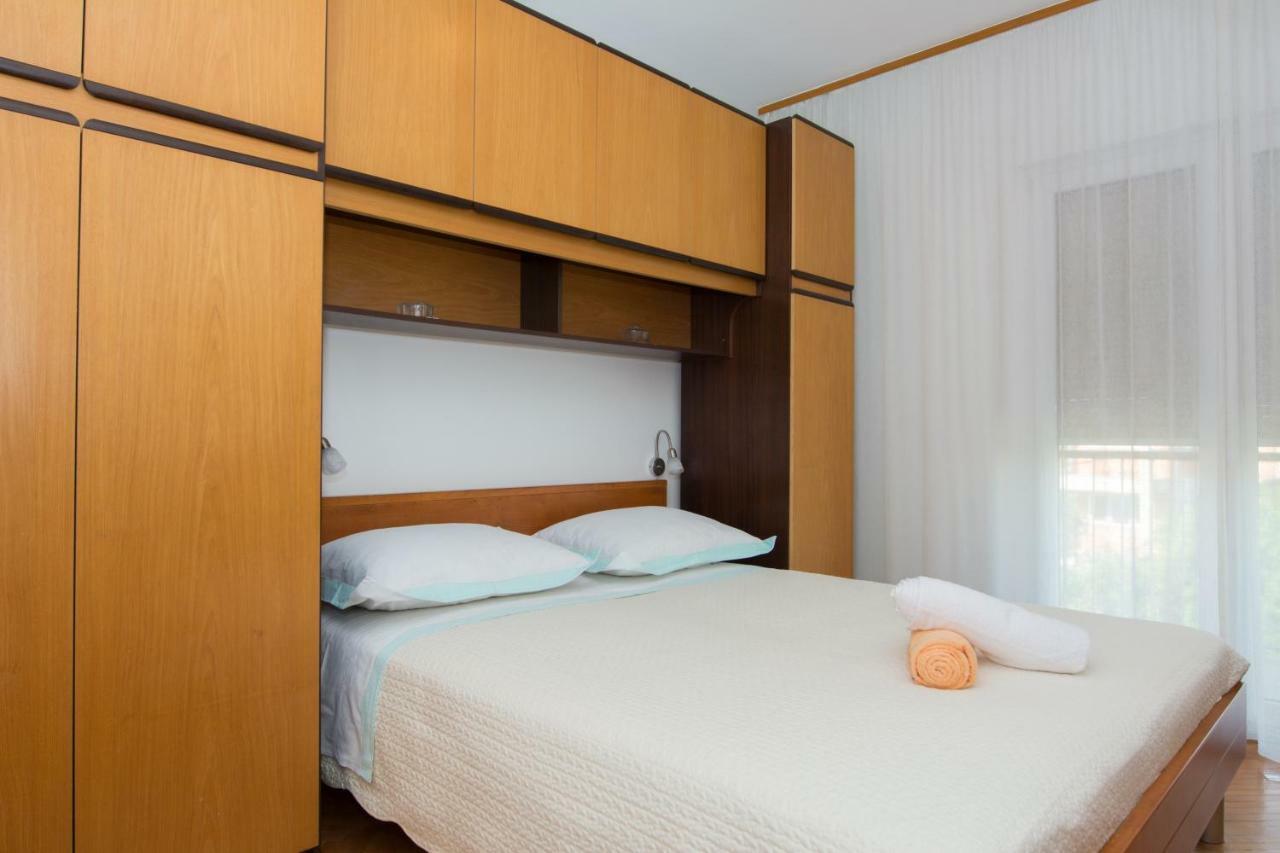 Apartments Pericic Podstrana Luaran gambar