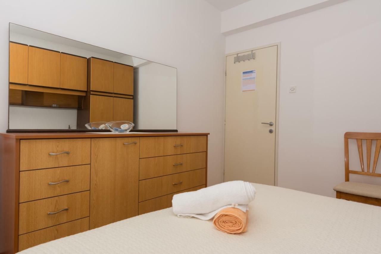 Apartments Pericic Podstrana Luaran gambar